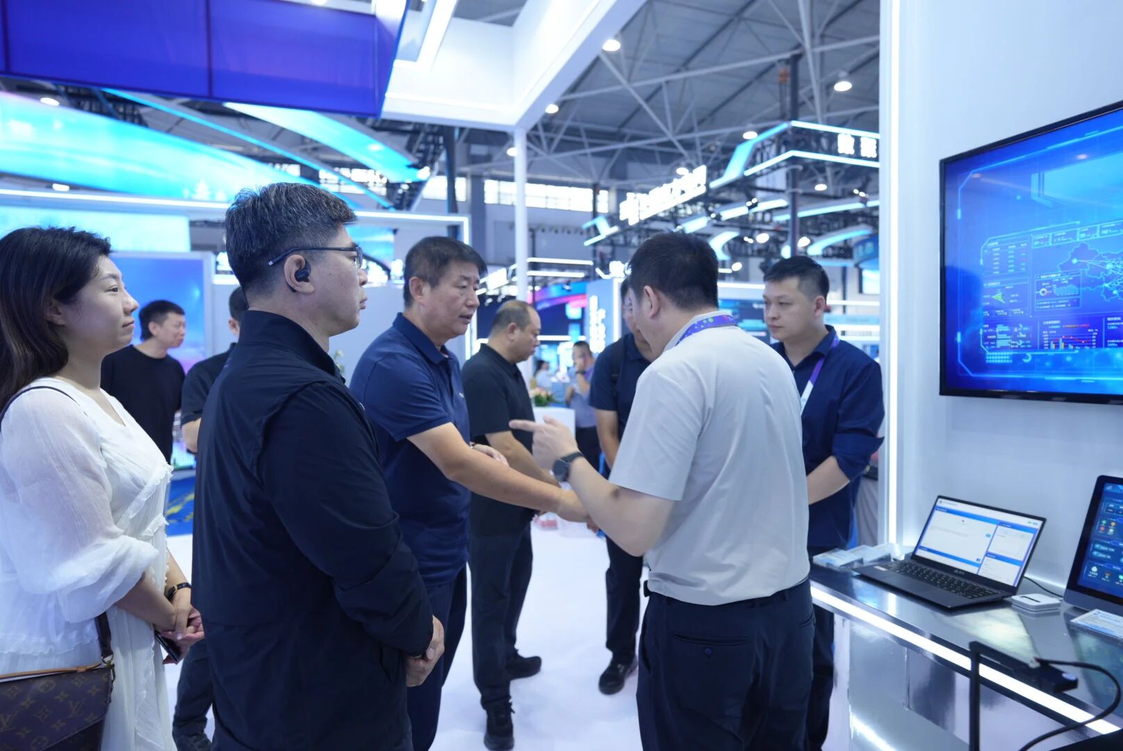 %title插图%num %title插图%num